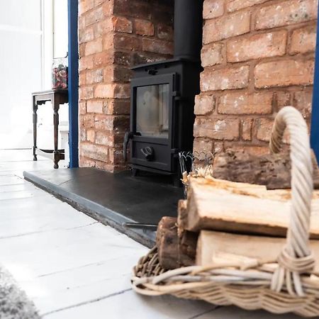Апартаменты Cute Self Catering Flat In The Brecon Beacons Крикхауэлл Экстерьер фото