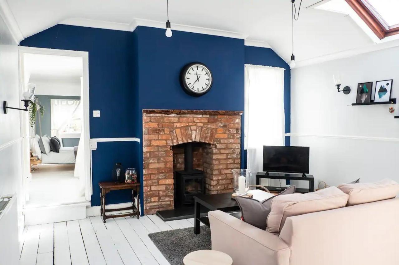 Апартаменты Cute Self Catering Flat In The Brecon Beacons Крикхауэлл Экстерьер фото